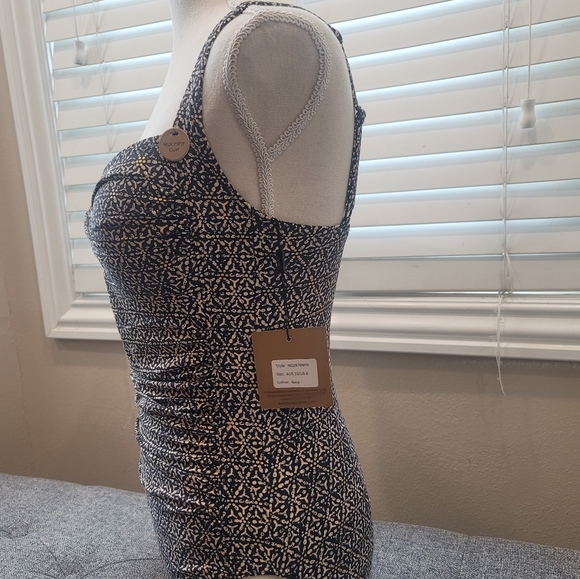 Nip Tuck multifit cup swimsuit - Picture 3 of 10